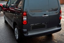 Peugeot Partner Tepee 2008-2018 гг. Накладка на задний бампер OmsaLine нержавеющая сталь фото 4