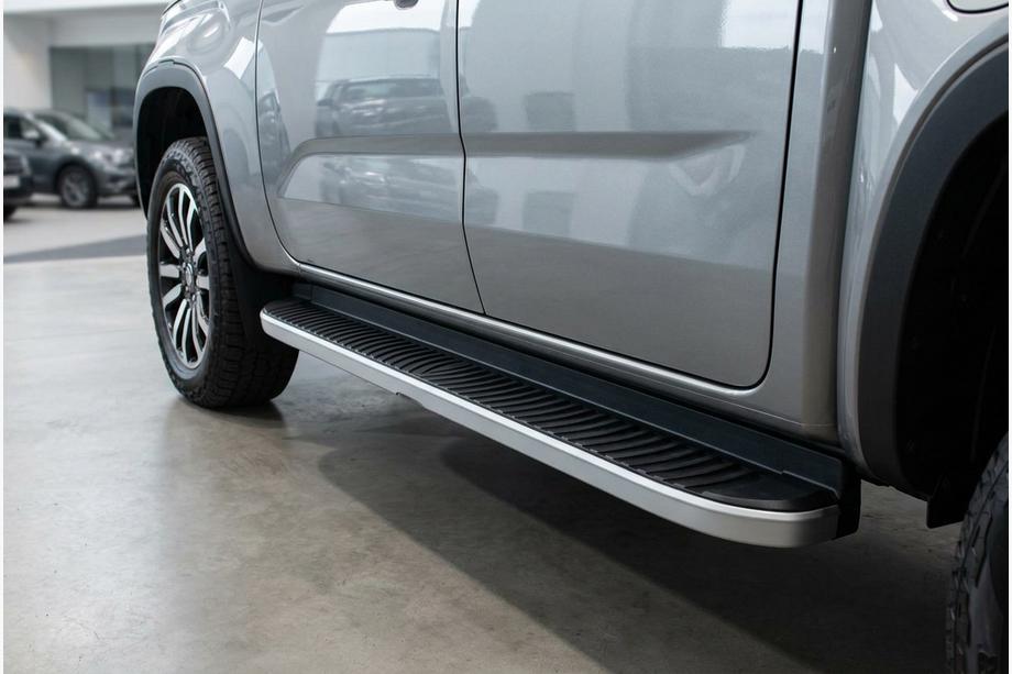 Volkswagen Amarok 2022- гг. Боковые Подножки Tayga Grey (2 шт., Алюминий)