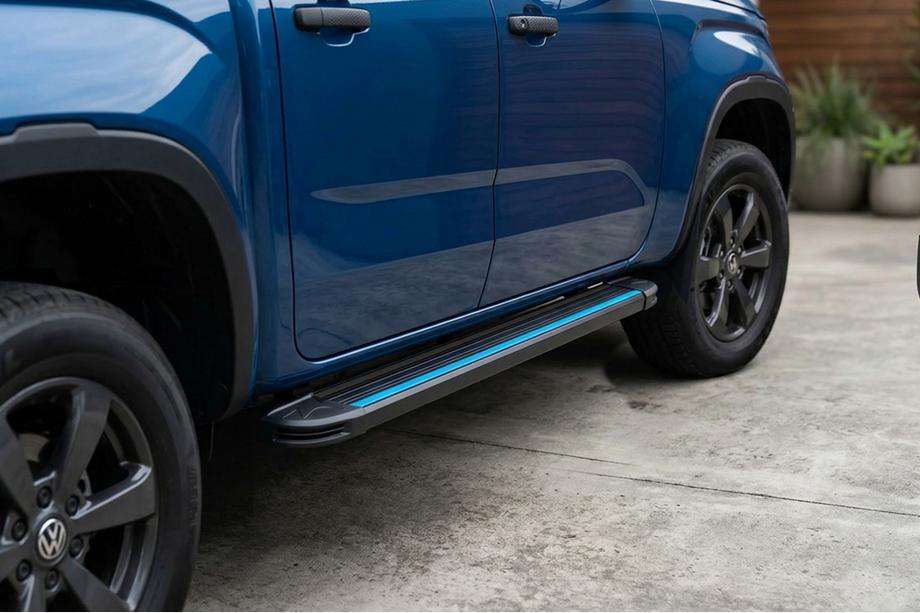 Volkswagen Amarok 2022- гг. Боковые Подножки Maya Blue (2 шт., Алюминий) Фото 1
