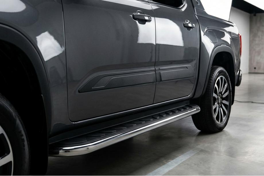 Volkswagen Amarok 2022- гг. Боковые Подножки Maydos V1 (2 шт., Алюминий) Фото 1