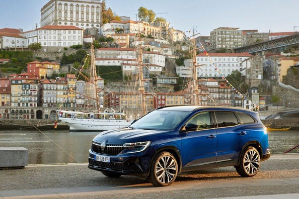 Renault Espace шестого поколения: обзор минивэна