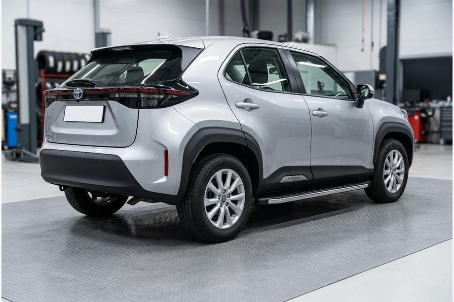Toyota Yaris/Yaris Cross (XP210) 2020- гг. Боковые Подножки BlackLine (2 шт., Алюминий) Фото 1