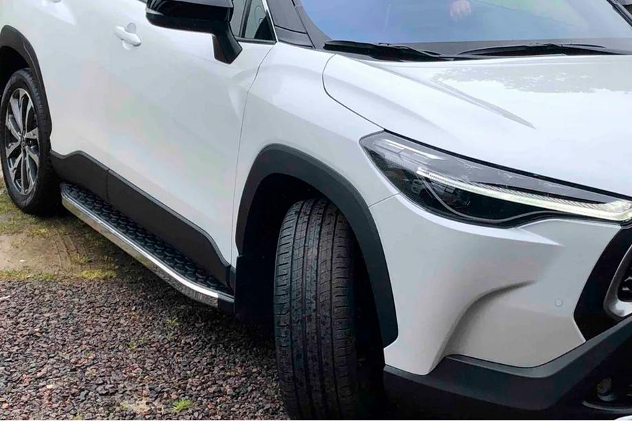 Toyota Corolla Cross 2020- гг. Боковые Подножки BlackLine (2 шт., Алюминий) Фото 1