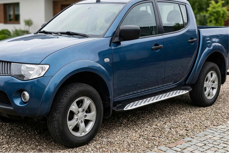 Mitsubishi L200 2006-2015 гг. Боковые Подножки Shining V1 (2 шт., Алюминий) Фото 1