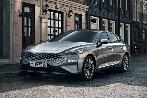 KIA K8: флагманский седан с амбициями