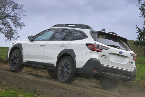 Subaru Outback шестого поколения: универсал для покорения любых дорог фото 4