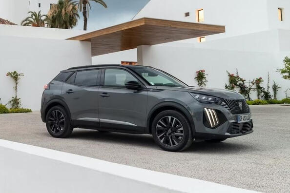 Peugeot 2008: обновленный городской кроссовер