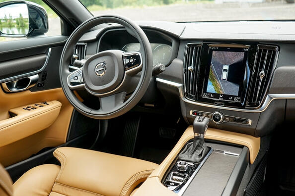 Volvo V90 Cross Country: обзор универсала повышенной проходимости фото 5