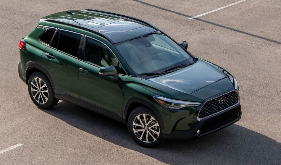 Toyota Corolla Cross: обзор компактного городского кроссовера