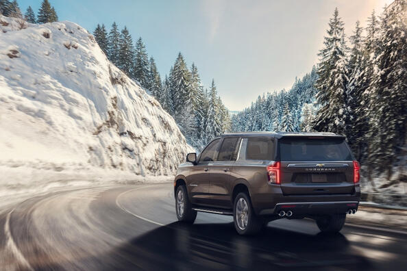 Chevrolet Suburban: легендарный внедорожник двенадцатого поколения фото 3