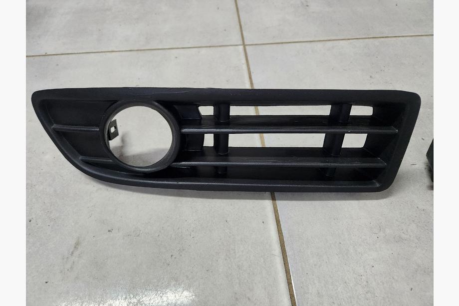 Volkswagen Bora 1998-2004 гг. Крепление Противотуманных Фар Image