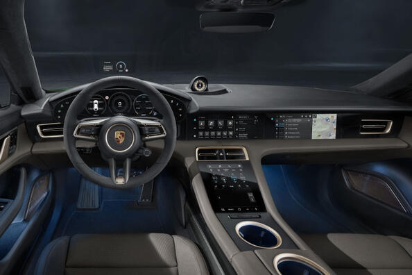 Porsche Taycan Cross Turismo: универсальный электроспорткар фото 5