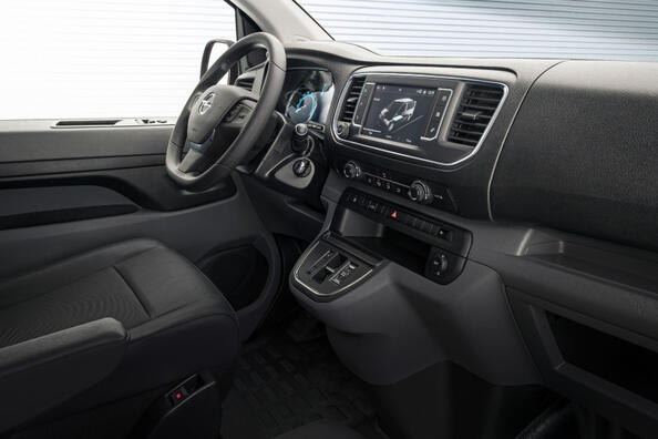 Opel Vivaro-e: электрический фургон для бизнеса и отдыха фото 5