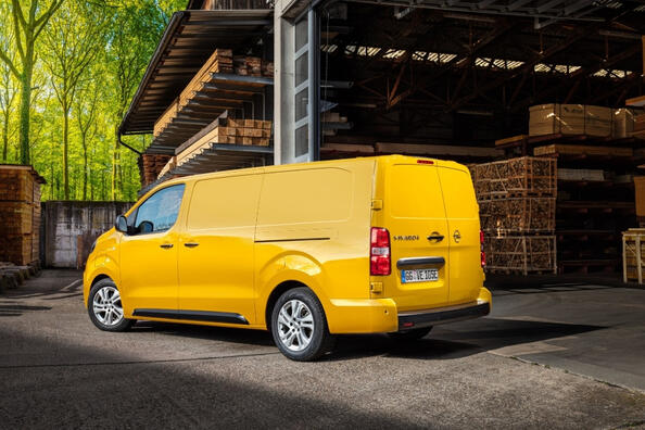 Opel Vivaro-e: электрический фургон для бизнеса и отдыха фото 4