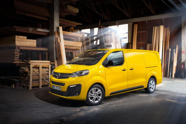 Opel Vivaro-e: электрический фургон для бизнеса и отдыха фото 3