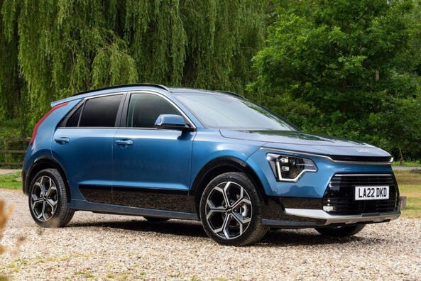 KIA Niro Hybrid второго поколения: обзор кроссовера фото 2