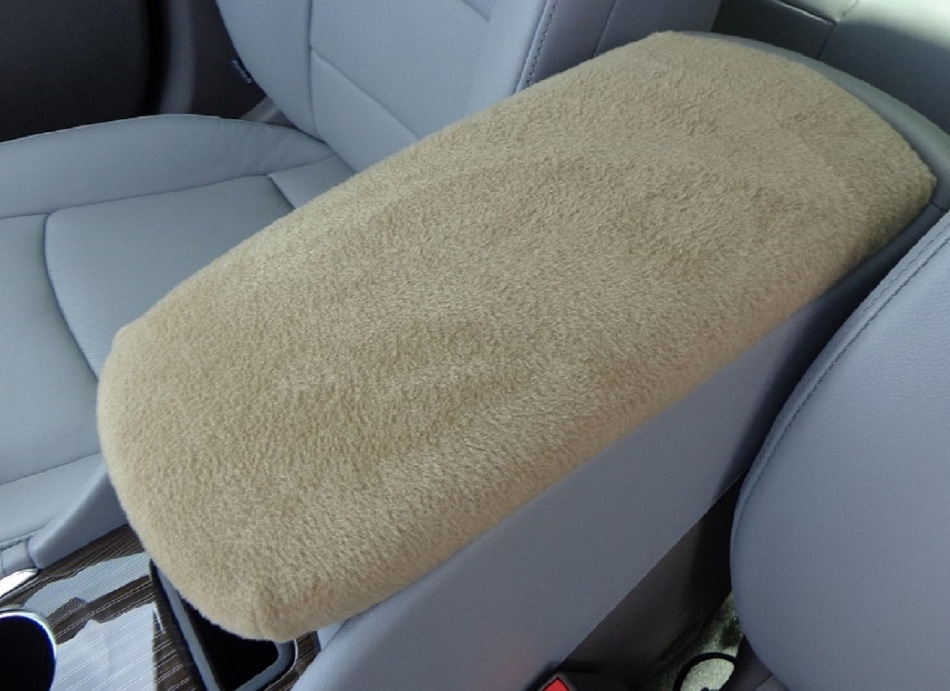 Чем перетащить подлокотник в салоне автомобиля?