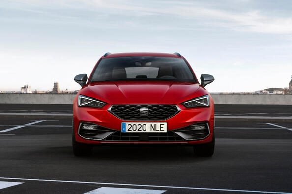 SEAT Leon ST 4 поколения: практичный и стильный универсал фото 3