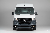 Mercedes Sprinter W907/W910 2018- гг. Передний бампер с решеткой V2 (AMG) фото 8