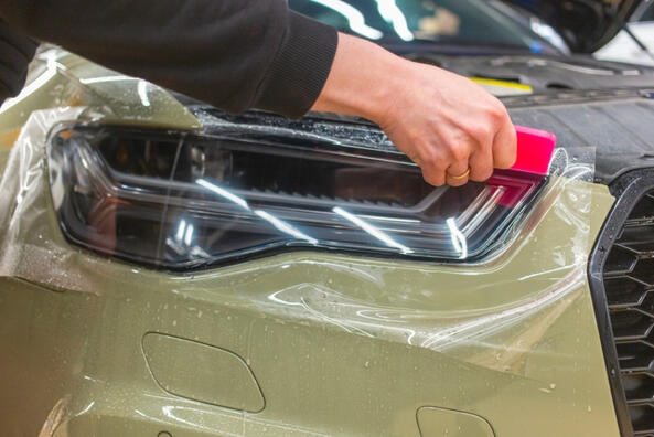 Какая пленка лучше для защиты фар автомобиля?