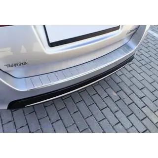 Накладка на задний бампер Carmos (SW) нержавейка Toyota Auris 2012-2018 гг. фото 1