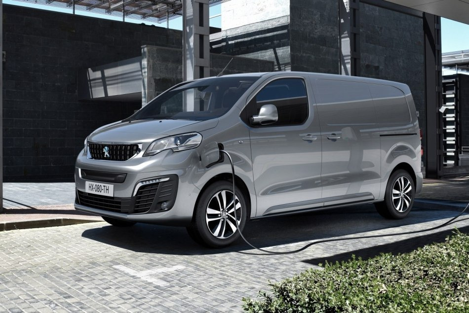 Peugeot e-Expert: обзор электрического фургона