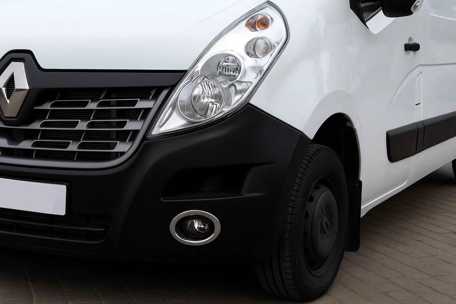 Renault Master 2011-2023 гг. Накладки на противотуманные фары Carmos (2 шт., нержавейка) Image