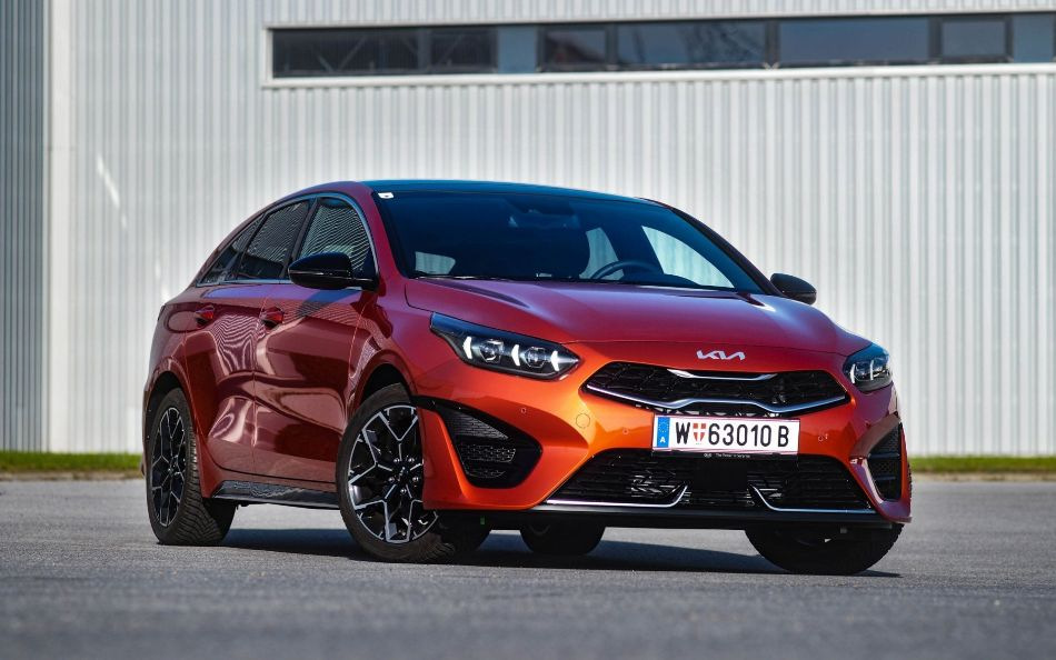 Обзор рестайлинговой версии универсала KIA ProCeed