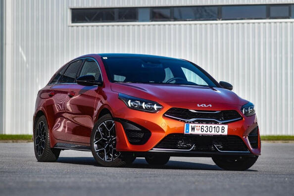 Обзор рестайлинговой версии универсала KIA ProCeed