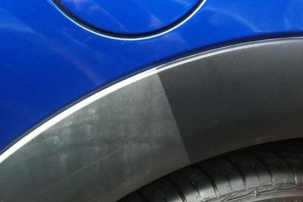 Чем можно чернить черный пластик автомобиля?