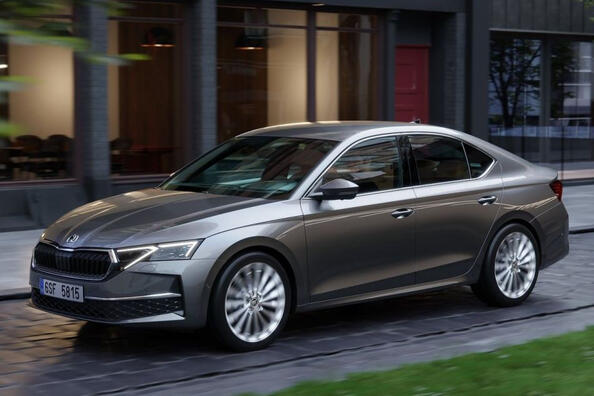 Skoda Octavia 2024: обновленный лифтбек четвертого поколения