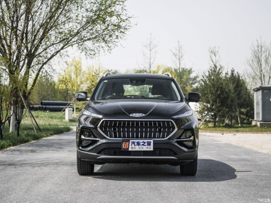 Обзор компактного городского кроссовера JAC S7