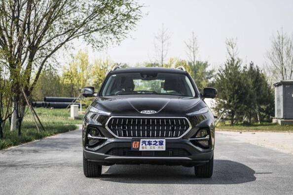 Обзор компактного городского кроссовера JAC S7