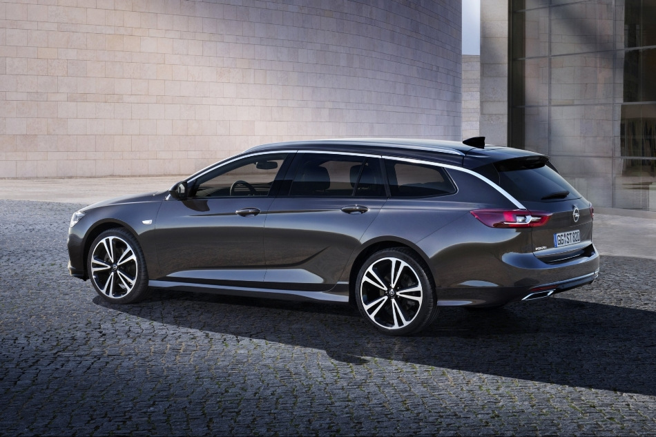 Opel Insignia Sports Tourer: обзор и характеристики обновленного универсала