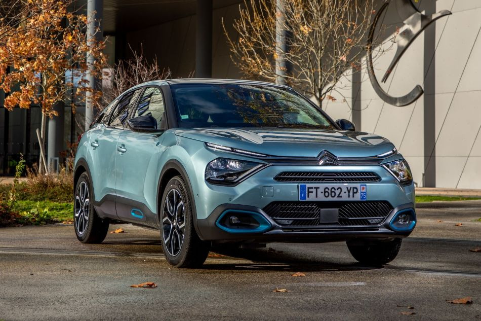 Обзор электрического кросс-хэтчбека Citroen e-C4