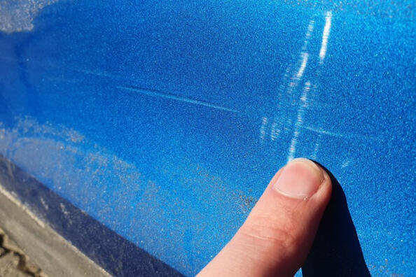 Как убрать потертости на кузове автомобиля?