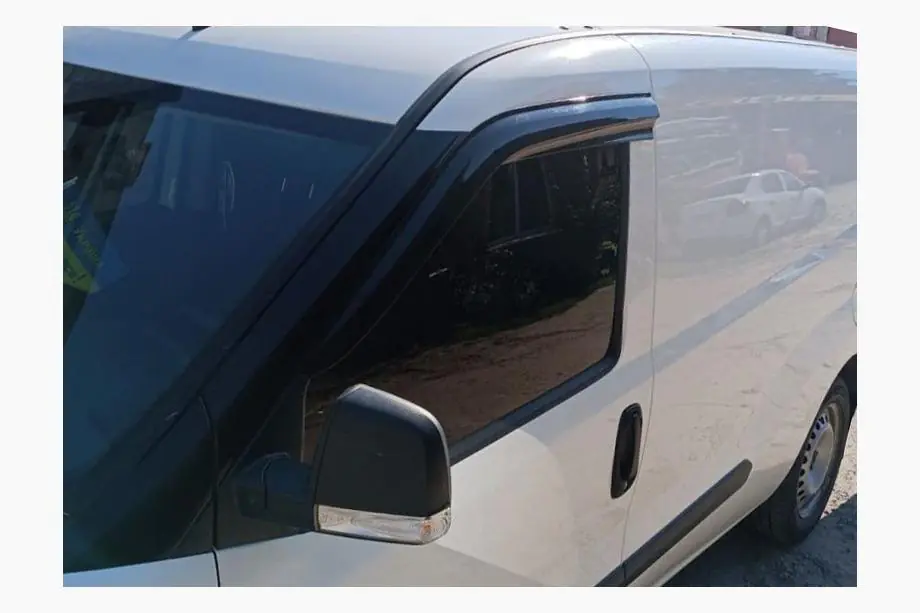 Fiat Doblo II 2010-2022 гг. Ветровики на окна (2 шт., Sunplex Sport) Image