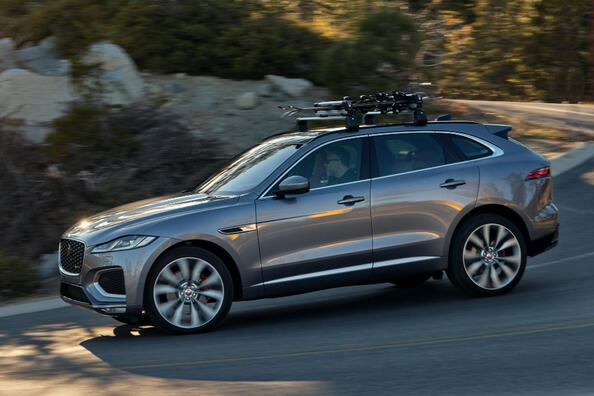 Обновлен Jaguar F-Pace: обзор британского кроссовера фото 3