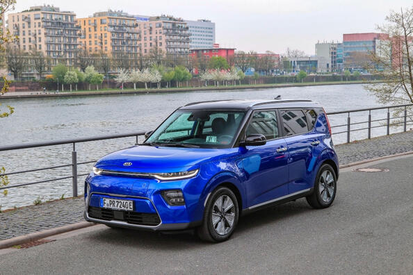 KIA Soul EV: стильный и практичный электромобиль