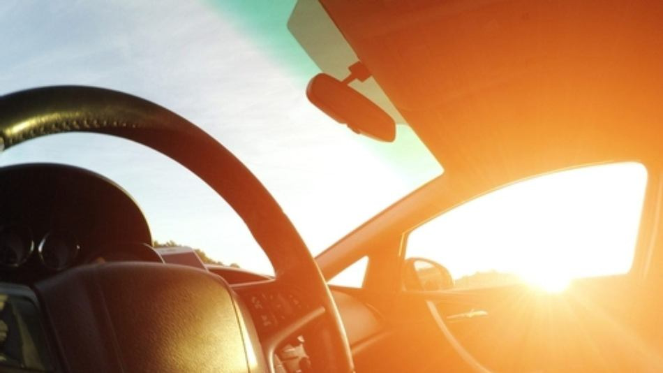 Как охладить салон авто в жару?