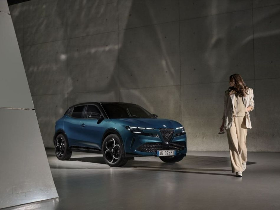 Обзор кроссовера Alfa Romeo Junior 2024