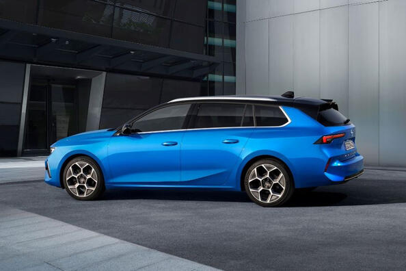 Opel Astra L Sports Tourer: обзор универсала шестого поколения фото 3