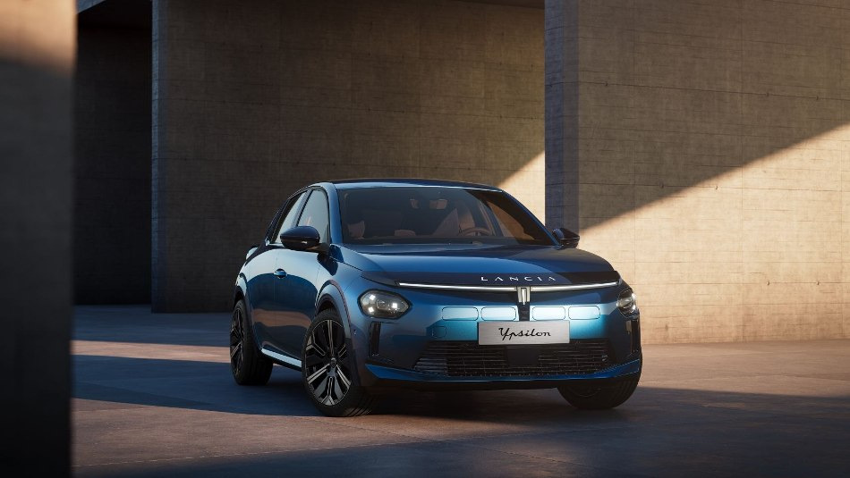 Lancia Ypsilon 2024: стильный городской автомобиль