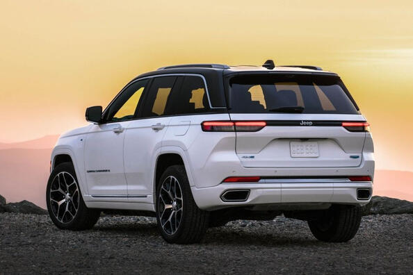 Jeep Grand Cherokee: обзор высококлассного внедорожника фото 4
