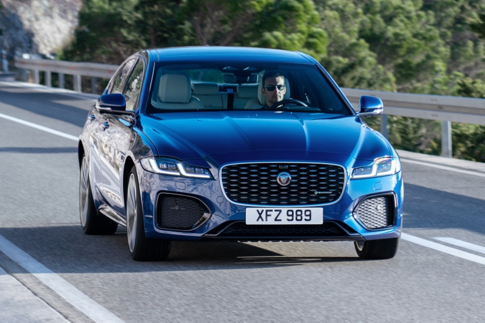 Премиальный седан Jaguar XF: роскошь в деталях