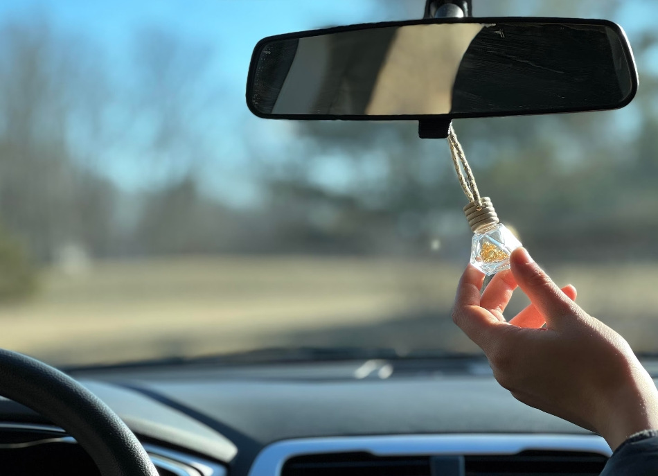 Ароматный салон своими руками: рецепты освежителей воздуха для авто