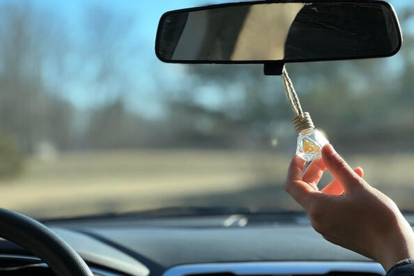 Ароматный салон своими руками: рецепты освежителей воздуха для авто