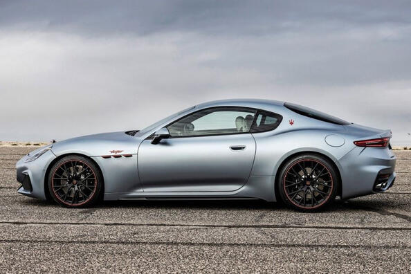 Обзор роскошного купе II поколения Maserati GranTurismo фото 3