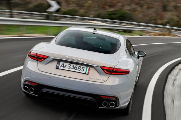 Обзор роскошного купе II поколения Maserati GranTurismo фото 4