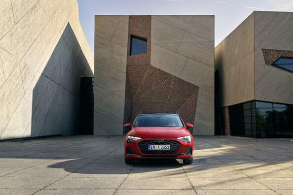 Обновленный Audi A3 Sedan 2024: эволюция стиля и технологий фото 2